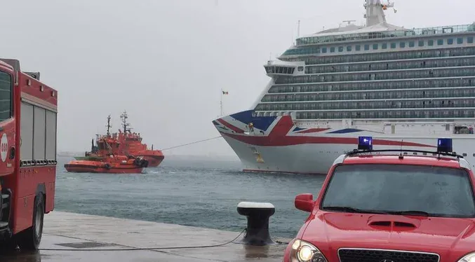 Crucero choca contra petrolero por fuerte viento en isla española de Mallorca