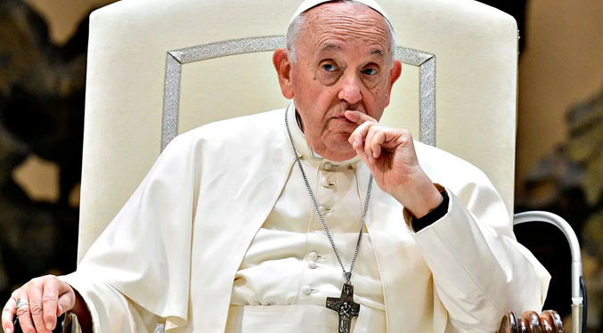 El Papa dice que sufre una bronquitis muy aguda