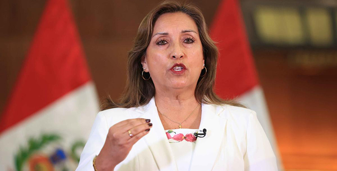 La presidenta peruana defiende su propuesta para expulsar a extranjeros que delinquen