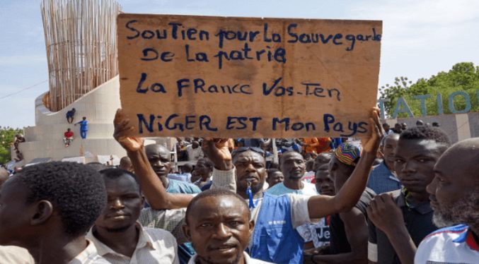 Francia sacará a sus ciudadanos de Níger y podrán unirse otros europeos