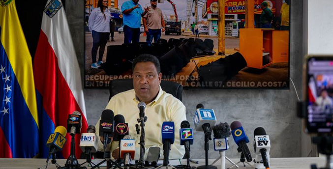 Alcaldía presenta al gobierno nacional proyecto de mallas colectoras de desechos en cañadas de Maracaibo