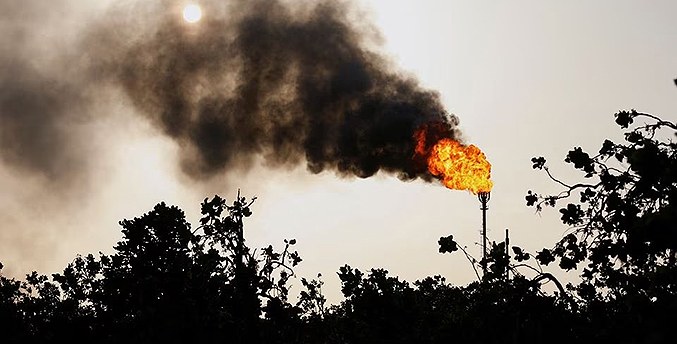 Reuters: Venezuela no logra frenar las fugas de petróleo y la quema de gas a pesar de las promesas