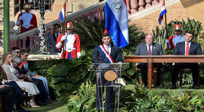 Santiago Peña jura como presidente de Paraguay