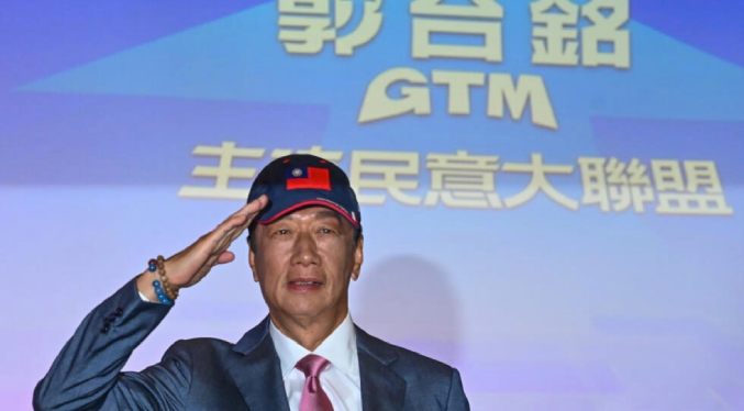 El multimillonario dueño de Foxconn anuncia su candidatura presidencial en Taiwán