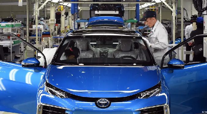 Falla informática paraliza operaciones en 14 plantas de Toyota en Japón