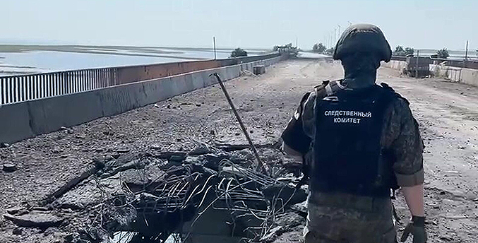 Ucrania ataca un puente que une las anexionadas regiones de Jersón y Crimea