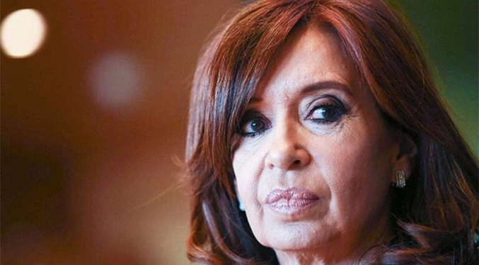 Cristina Fernández pide que investiguen a dos personas por su atentado