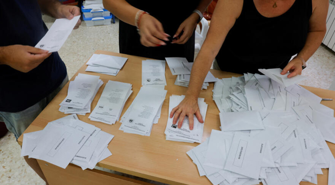 Cierran las urnas para las elecciones de Ecuador contabilizando 82,26 % de participación