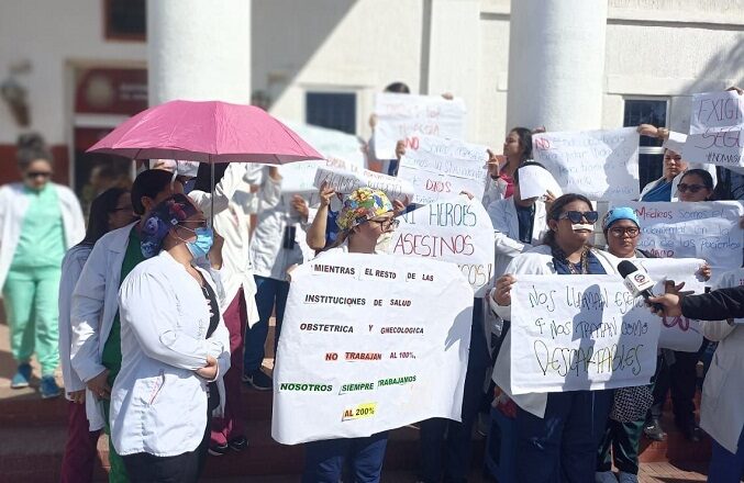 Médicos de la maternidad Castillo Plaza exigen seguridad policial y mejores condiciones de trabajo