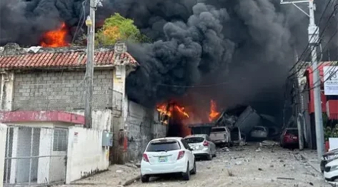 Reportan fuerte explosión en establecimiento comercial de Dominicana