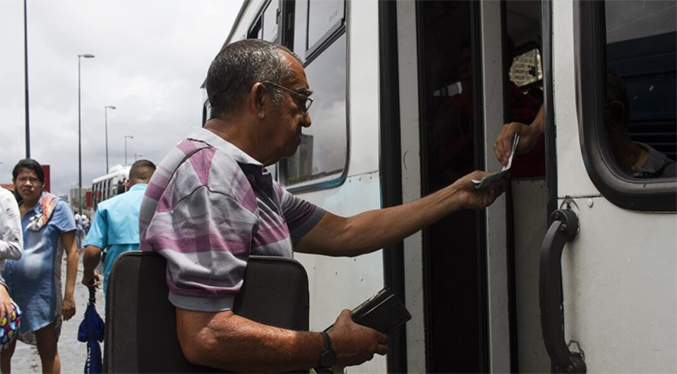 Gobierno y transportistas instalaron mesa de tarifa del transporte público