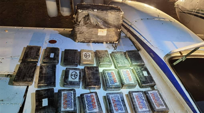 En Falcón inhabilitan aeronave que trasladaba más de 450 kilos de cocaína