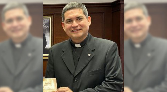 El Papa nombra al venezolano Javier Domingo Fernández González nuevo jefe de protocolo