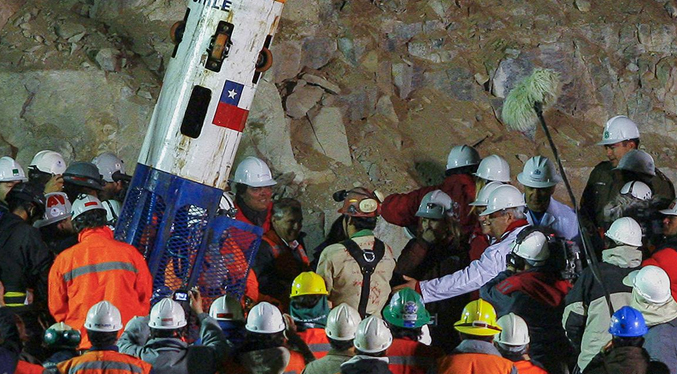 Chile deberá pagar 1,4 millones de dólares a mineros que pasaron 68 días atrapados