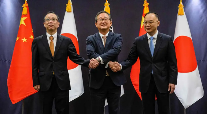 Corea del Sur, Japón y China acuerdan cumbre trilateral