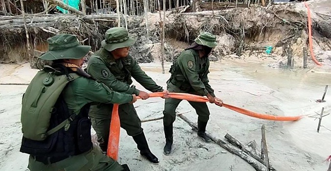 Venezuela autoriza «medidas judiciales» contra «mineros ilegales» en la región amazónica