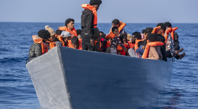 España registra 25 % más de llegadas de migrantes por mar en lo que va 2023