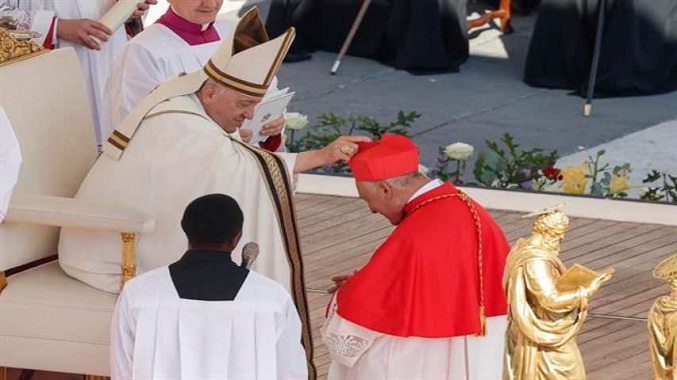 Papa ordena al venezolano Diego Padrón cardenal y a otros 20 religiosos
