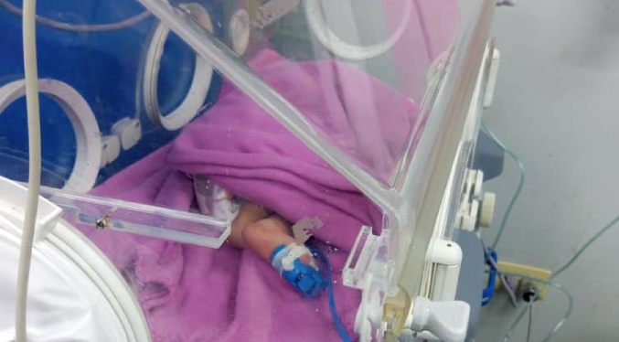 Abandonan a recién nacida en la orilla de una cañada en Maracaibo