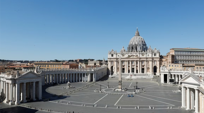 Vaticano reclama que imputados por irregularidades financieras devuelvan unos 700 millones de euros malversados