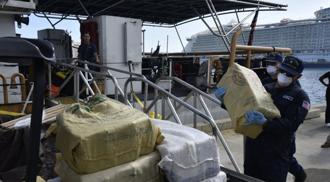 Incautan 328 kilos de cocaína en el norte de Puerto Rico
