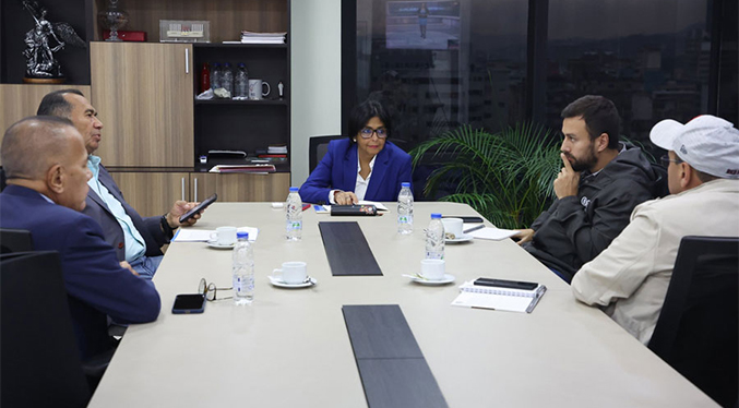 Delcy Rodríguez se reunió con gobernadores de Zulia, Barinas y Cojedes