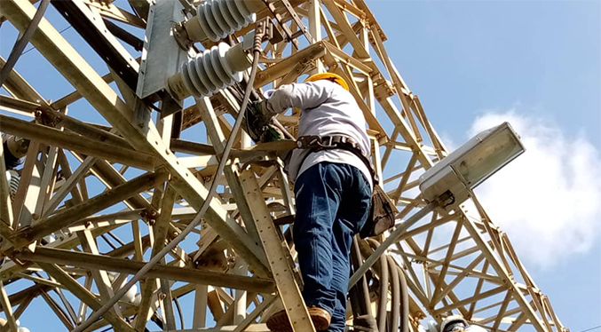 Corpoelec realiza mantenimiento preventivo en subestaciones eléctricas y líneas de distribución en Zulia