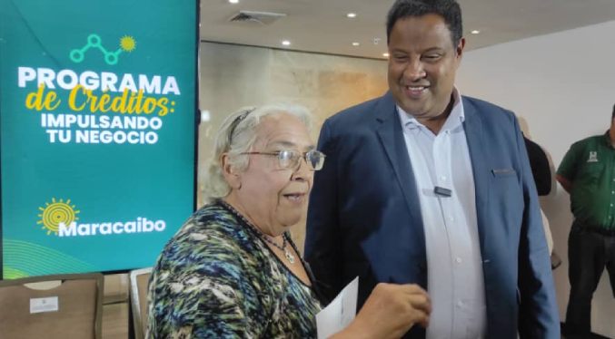 Alcalde Ramírez entrega 55 créditos para impulsar el crecimiento productivo en Maracaibo
