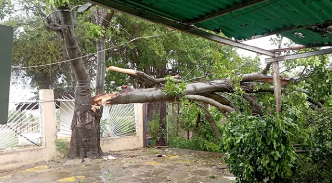 Fuertes lluvias causaron inundaciones y cortes eléctricos en Zulia