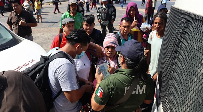 Trasladan a más de 8 mil migrantes a distintas oficinas en Chiapas, Tabasco y Veracruz