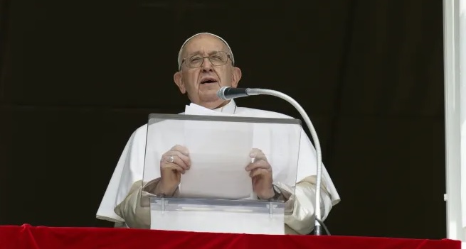 El Papa pide proteger la «dignidad humana» ante el «fenómeno migratorio»