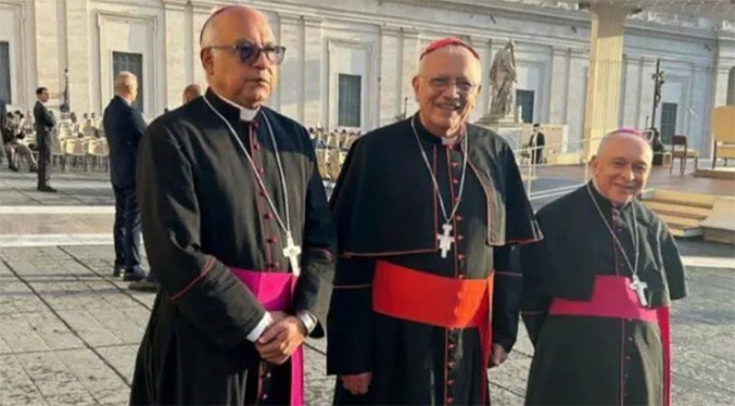 Monseñor Diego Padrón llega al Vaticano para ser investido como cardenal