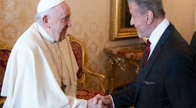 Sylvester Stallone visita al Papa Francisco en el Vaticano