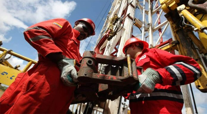 Ministro Tellechea pide eliminar sanciones para impulsar el desarrollo del gas