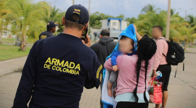Armada de Colombia rescata a 15 migrantes venezolanos navegando por la isla de San Andrés