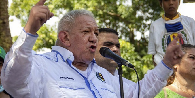 Bernabé Gutiérrez exige a Maduro «darle un parao» al presidente de Guyana