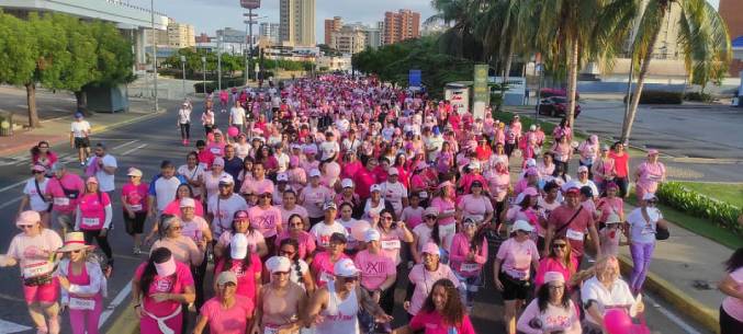 Más de seis mil personas se unen a la marea rosa en Maracaibo