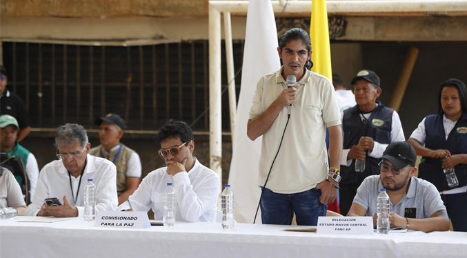 Colombia  y disidencias de las Farc anuncian el cese al fuego de tres meses