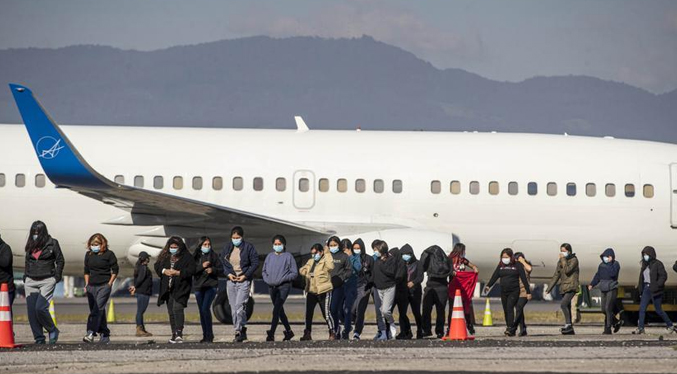 EEUU reanudará vuelos de migrantes deportados a Venezuela
