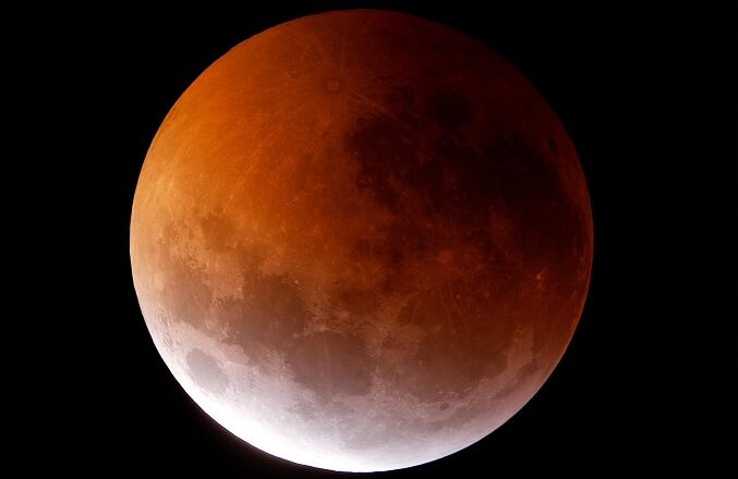 Este sábado se producirá el último eclipse lunar de 2023