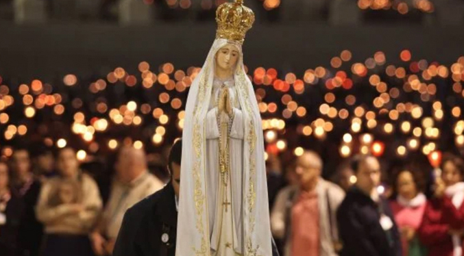 Inicia la última peregrinación del año en el santuario mariano de Fátima en Portugal