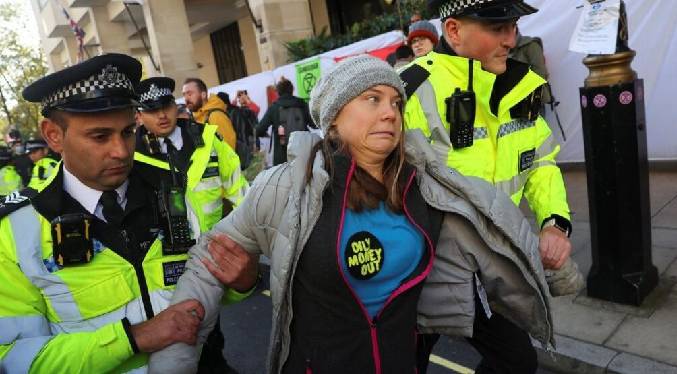 Detienen a la activista Greta Thunberg en una protesta en Londres