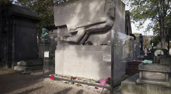 Artistas contemporáneos rinden homenaje a Oscar Wilde en el hotel donde murió en París