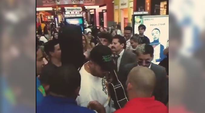 Mau y Ricky fueron expulsados por la seguridad de un centro comercial (Video)