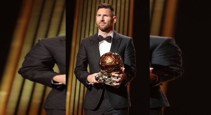 Messi levanta su octavo Balón de Oro