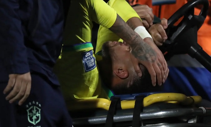 Neymar será sometido a una cirugía tras romperse el ligamento de la rodilla contra Uruguay