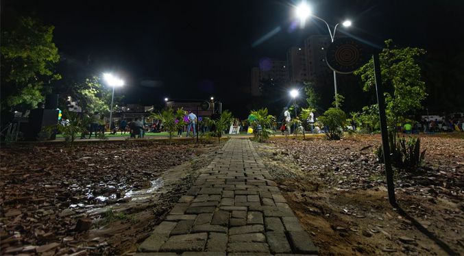Alcaldía de Maracaibo convierte botadero de desechos en parque para niños en el sector 8 Provincias
