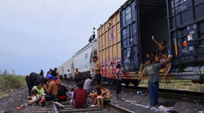México intercepta más de 27 mil indocumentados en trenes en menos de un mes