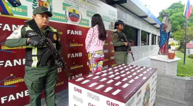 Detienen en peaje del Táchira a mujer con 49 dediles de cocaína en su estómago