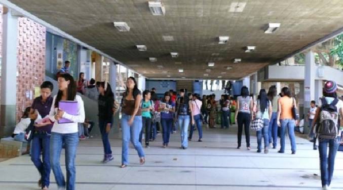 El 57,5 % de los jóvenes de Bolívar, Caracas y Monagas no estudia
